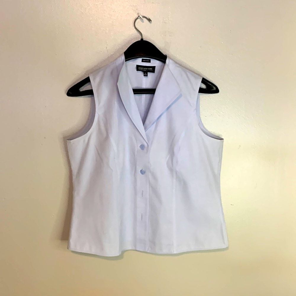 Jones New York short button down blouse no iron